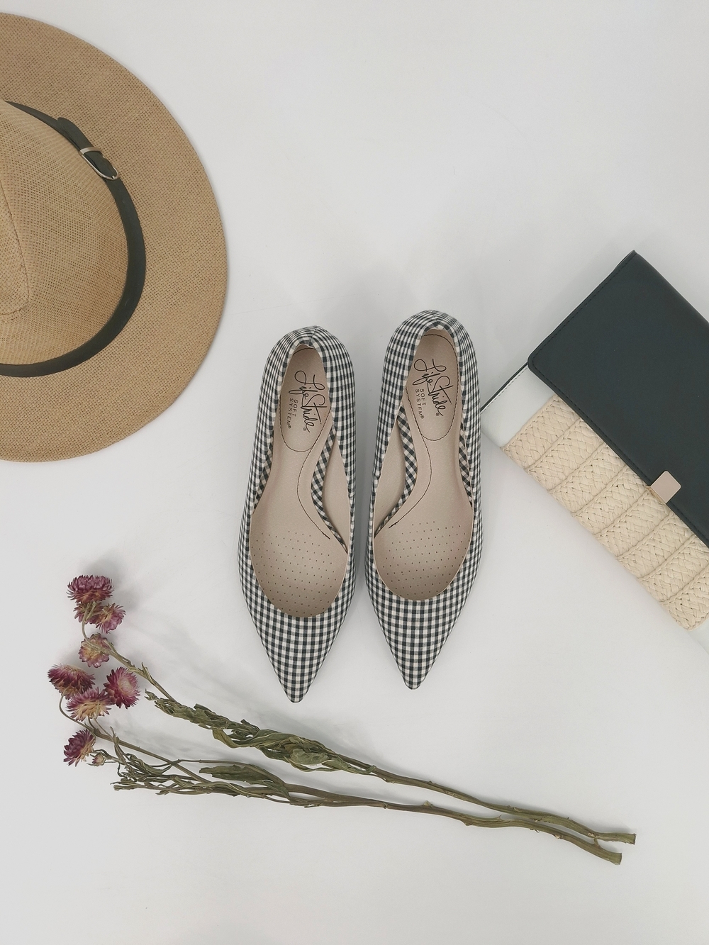 ✨LifeStride "Pretty" Black & White Gingham Pointed Toe Kitten Heels - Size 9M✨